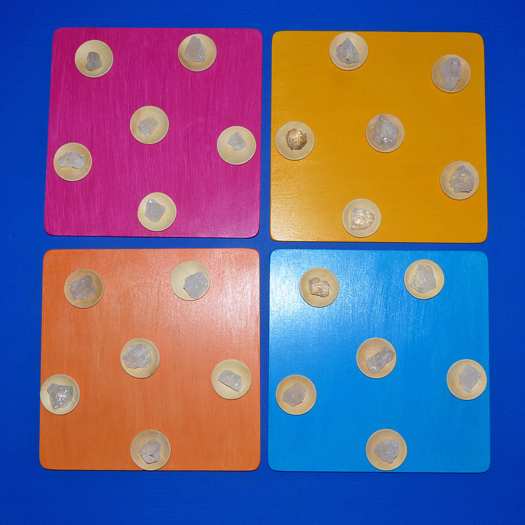 Kompletter GeaNova-Kristall-Steinkreis zum Aufstellen zuhause, in der Praxis oder im Büro. Erstellt nach den Regeln der Heiligen Geometrie